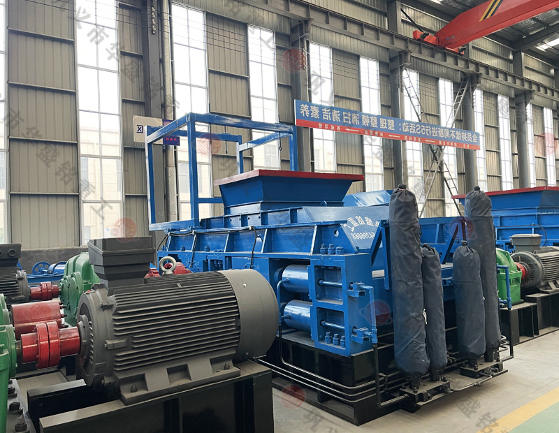 大型砂石廠(chǎng)對(duì)輥打沙機(jī)